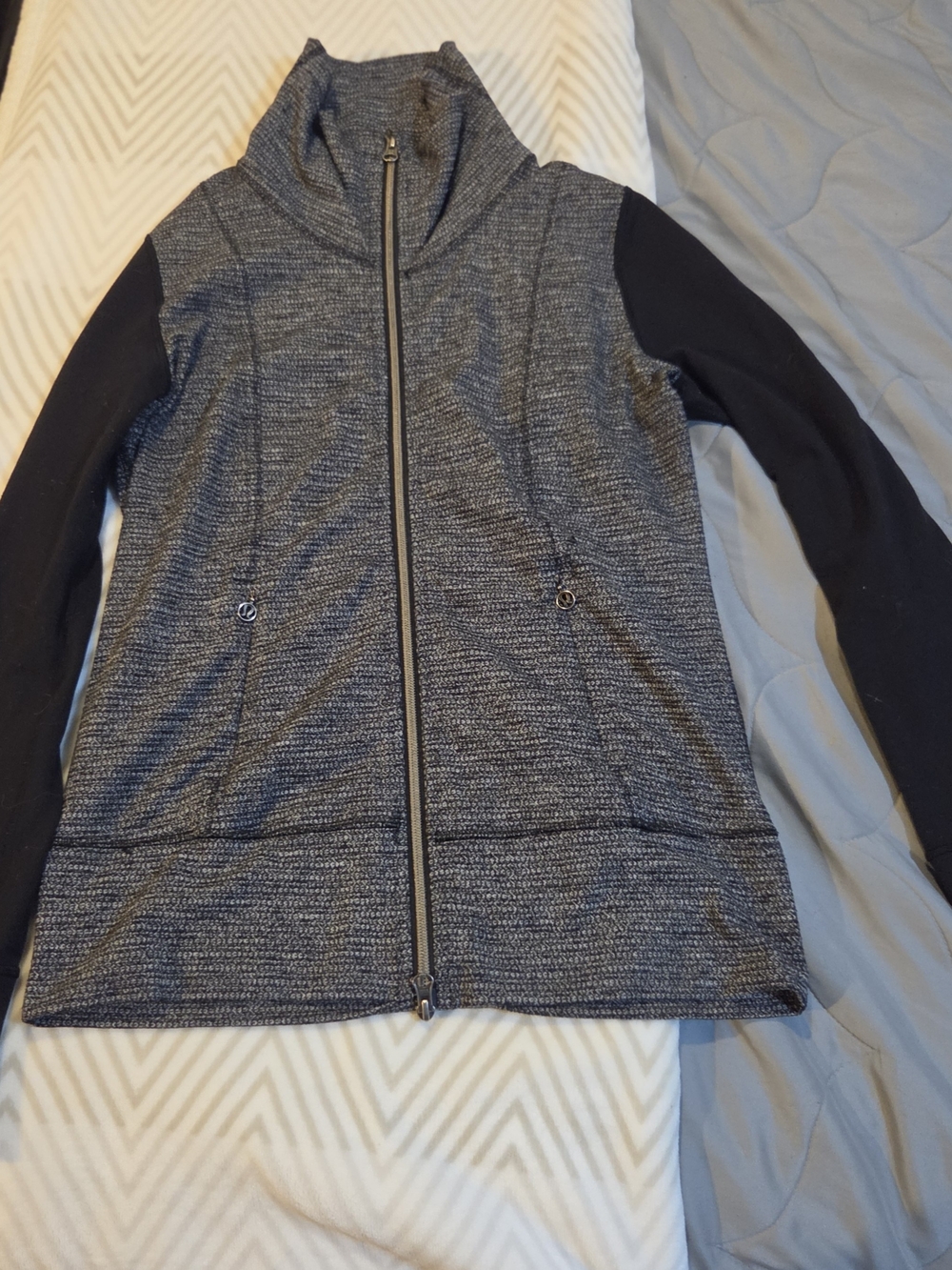 Women's Lululemon Two-Tone Zip Jacket - Coco Pique Black / Black